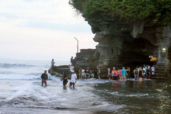 Bali Tanah Lot Wave
