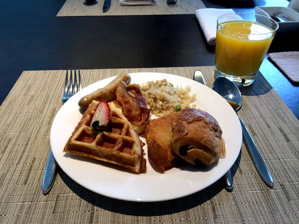 Crowne Plaza Changi Airport - Club Breakfast