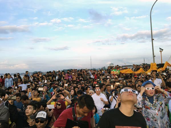 South Sumatra Palembang Eclipse Bridge Crowds