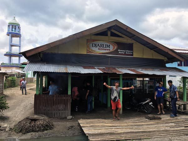 South Sumatra Ranau Lake Fried Fish shop