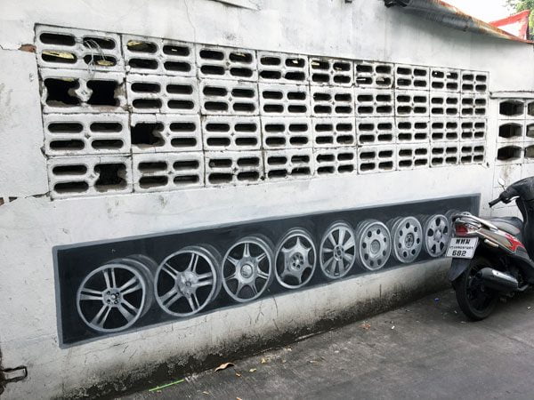 Bangkok Street Art Soi Wanit Rims