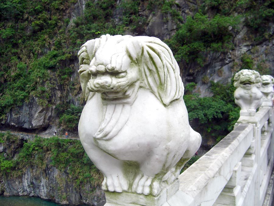 Hualien Taroko Shakadang Stone Lion