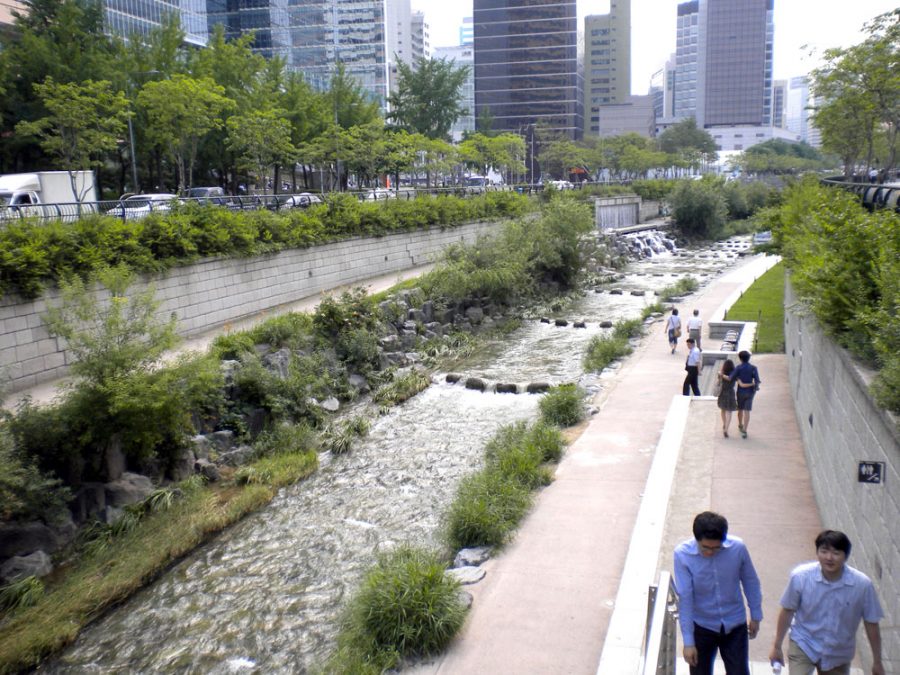 Seoul Cheonggyecheon View Crossings