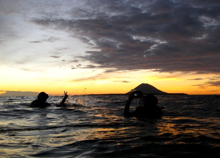 Manado Diving Surface Sunset