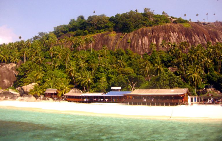Becoming a Rescue Diver up in Dayang