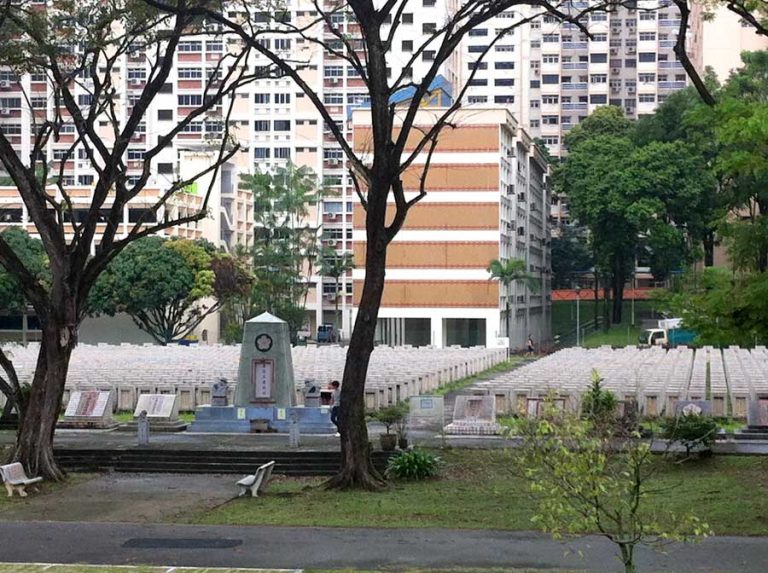 Shuang Long Shan Graveyard