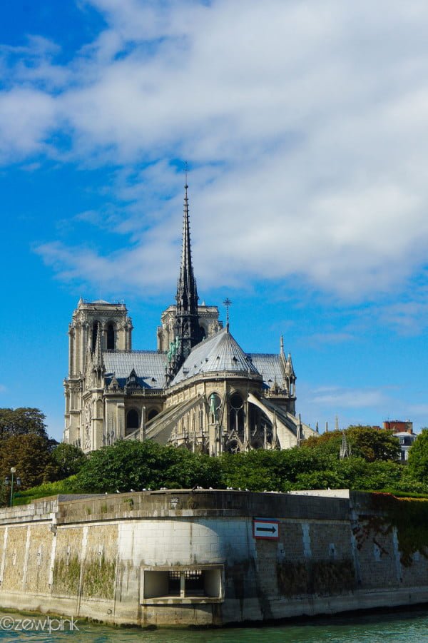 Wallpaper Wanderer - Notre Dame de Paris