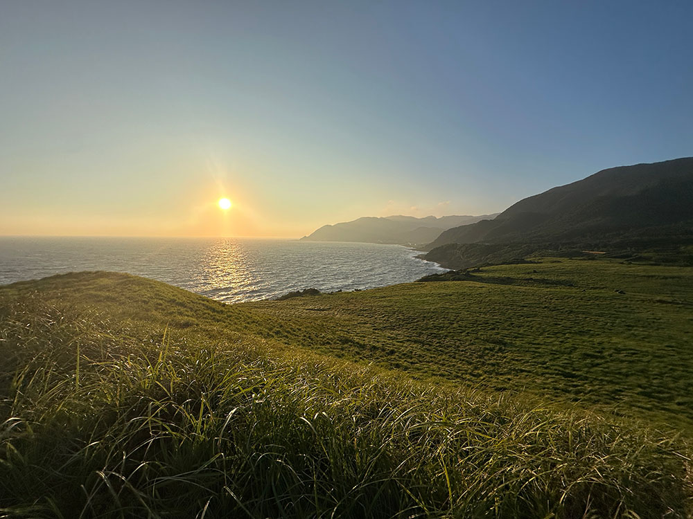 Lanyu Green Green Grassland Sunset Peak View