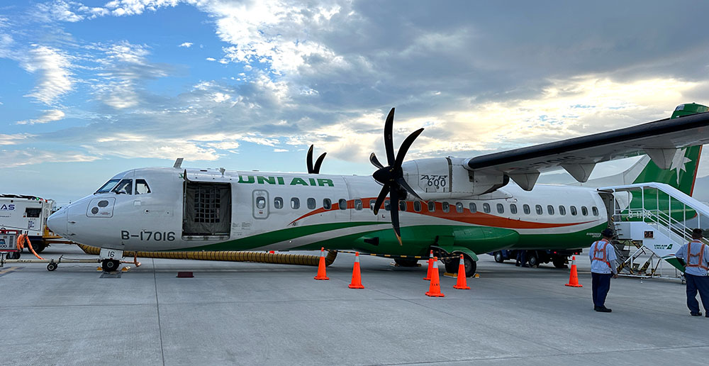 Taitung Uniair Plane