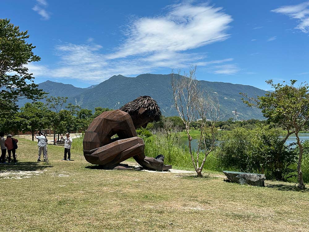 Taitung Chishang Dapochi Sculpture