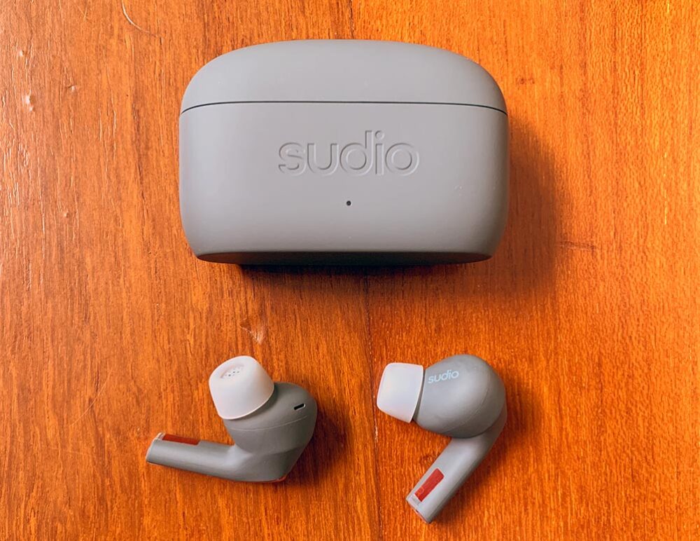 Sudio E2 Grey Case Earphones