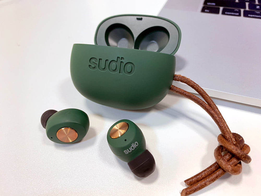 Sudio earphones Review of the E2 T2 Nio Elva Ett Fem Tre