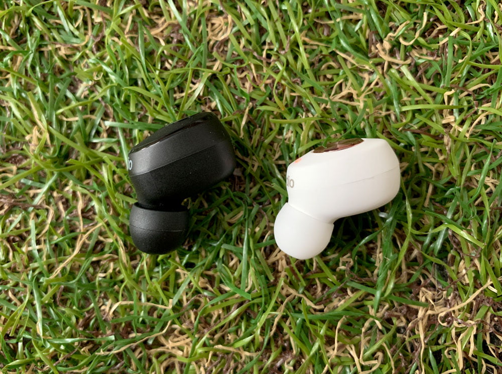 Comparing the Sudio Tolv and Sudio Niva earbuds - there are very minimal differences