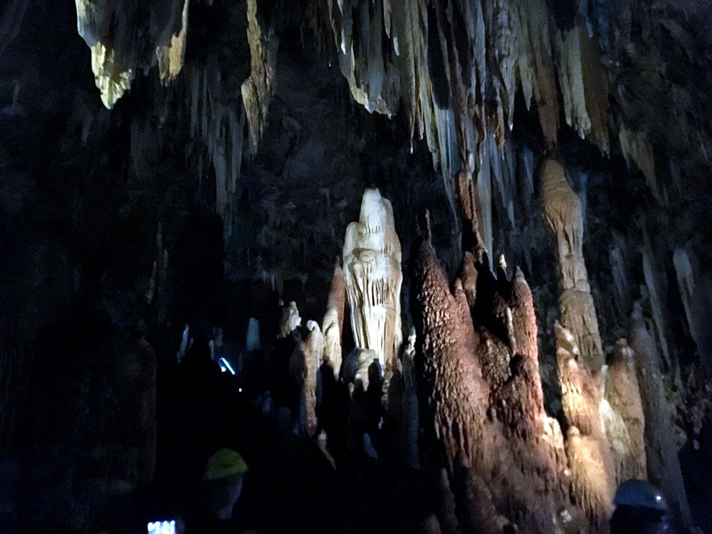 Khanom Khao Wang Tong Cave Mary