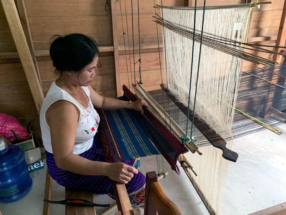 Laos Ban Phontan Weaver