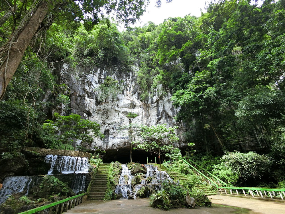 Laos Thakhek Nang Aen Cave Exterior