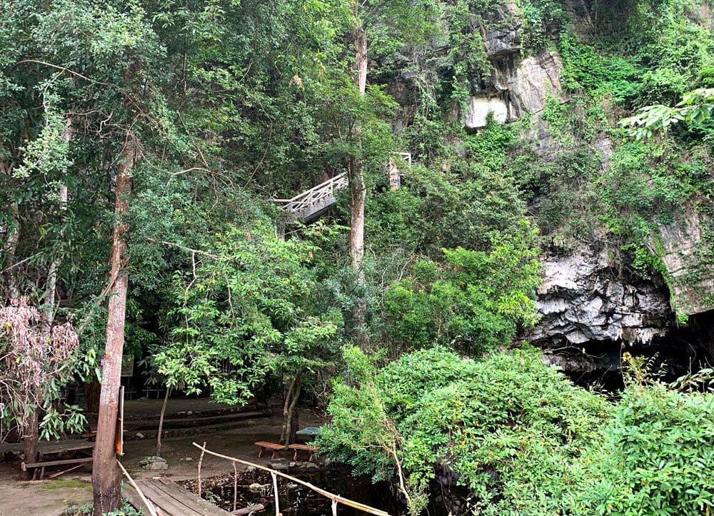 Laos Thakhek Tham Pa Fa Buddha Cave Stairs 1