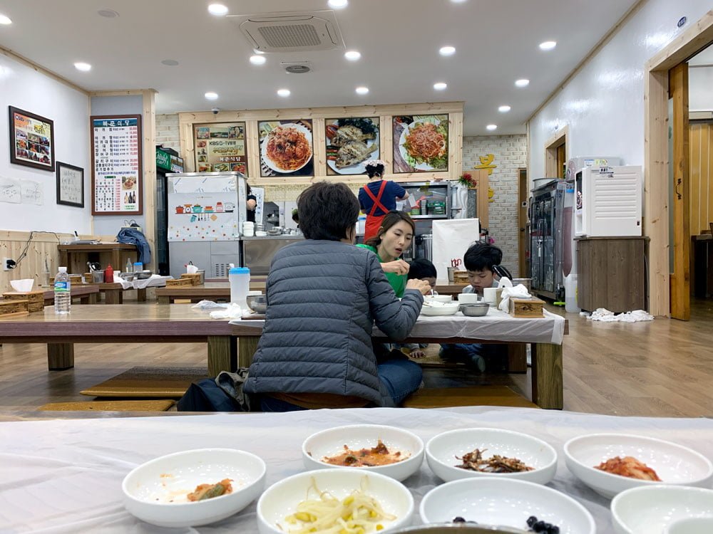 Yeosu Bokchun Restaurant Interior