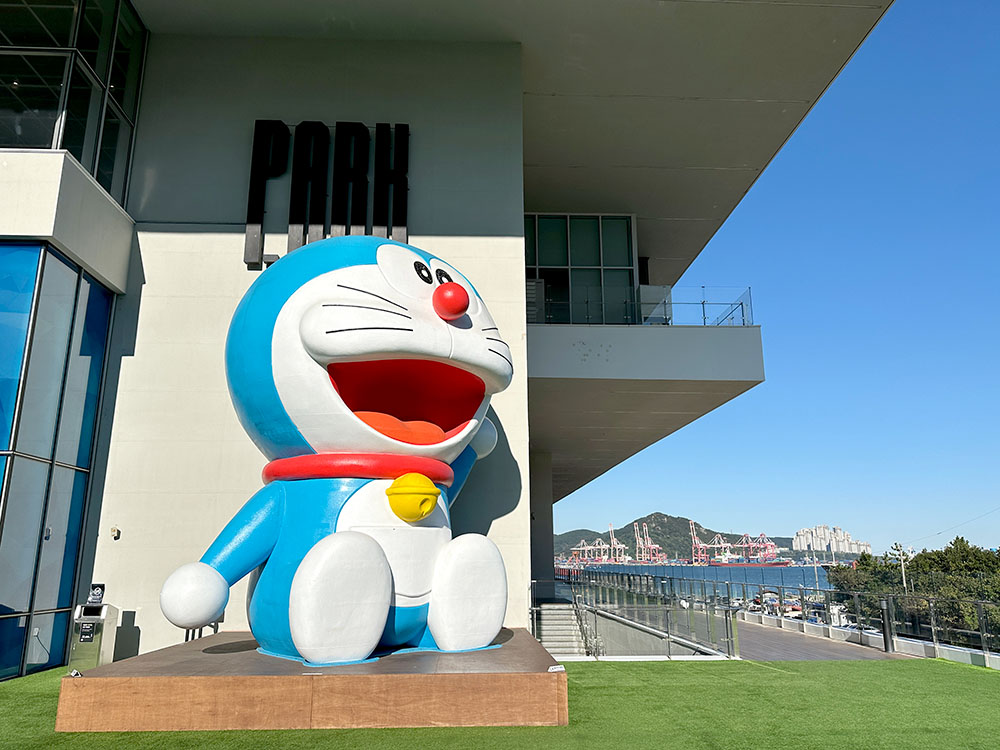 Busan P-Ark Cafe Outdoor Doraemon