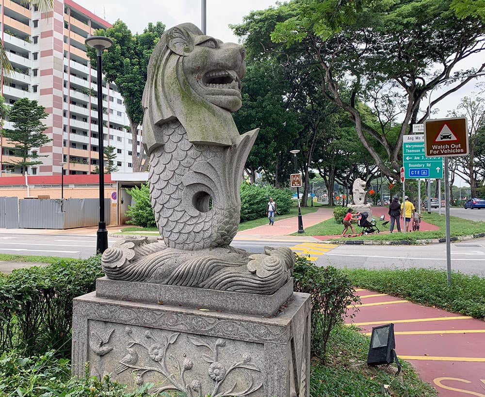 Merlion statues in Ang Mo Kio