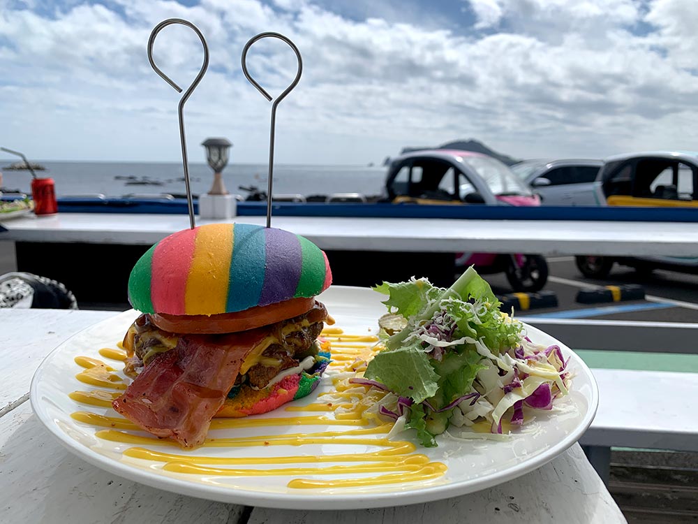 Jeju Udo Bongkkeulang Rainbow Burger