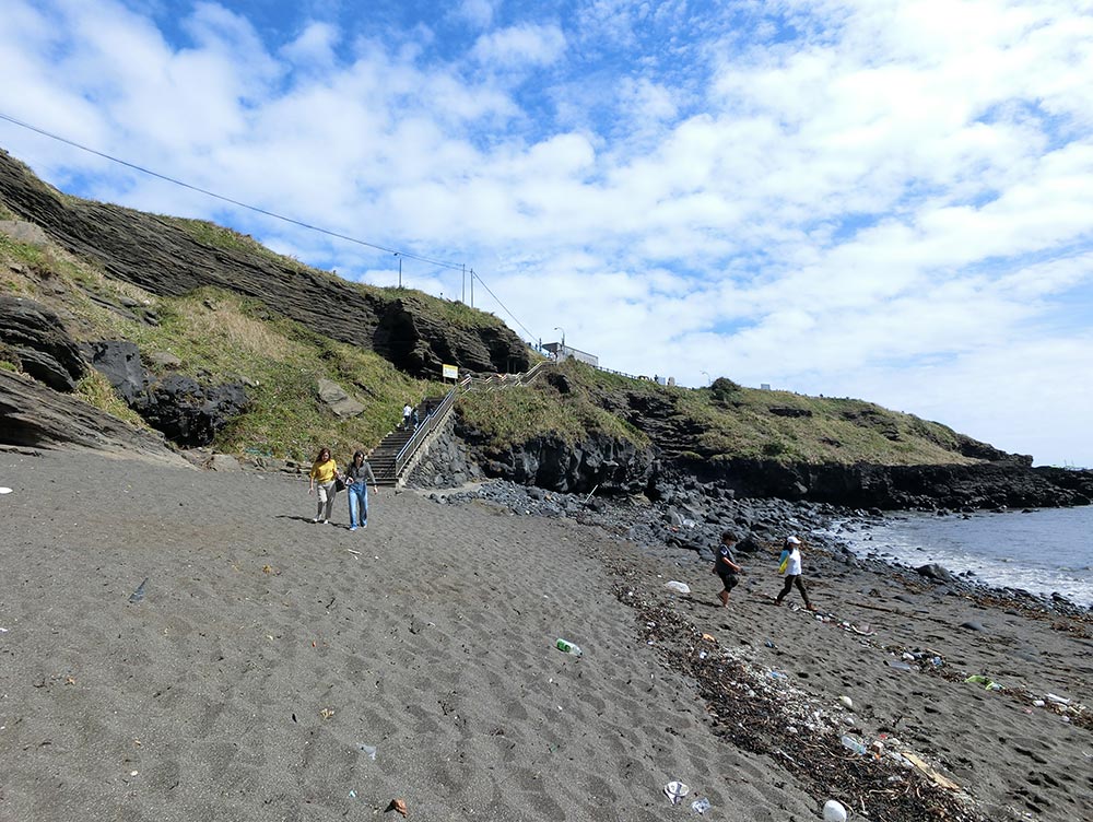 Jeju Udo Geommeolle Beach