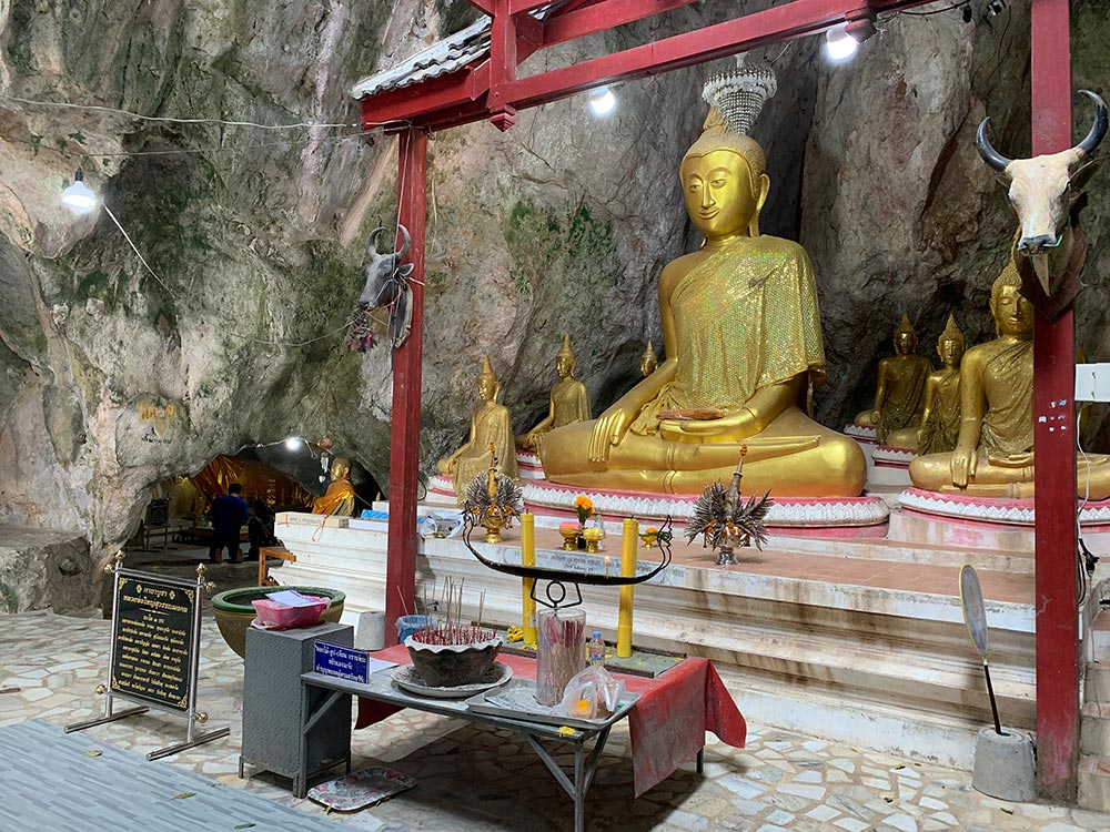 Cha Am Wat Cave Sitting Buddha
