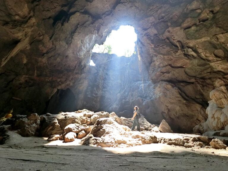 Phetchaburi Tham Khao Luang Rays Me