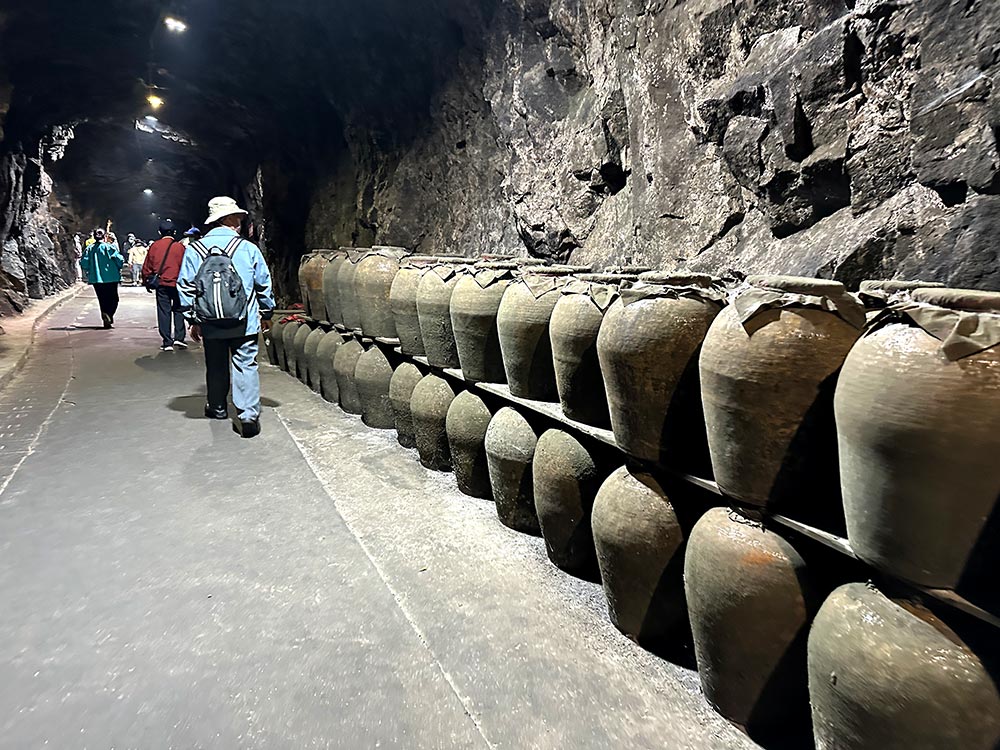 Matsu Nangan 88 Tunnel Interior