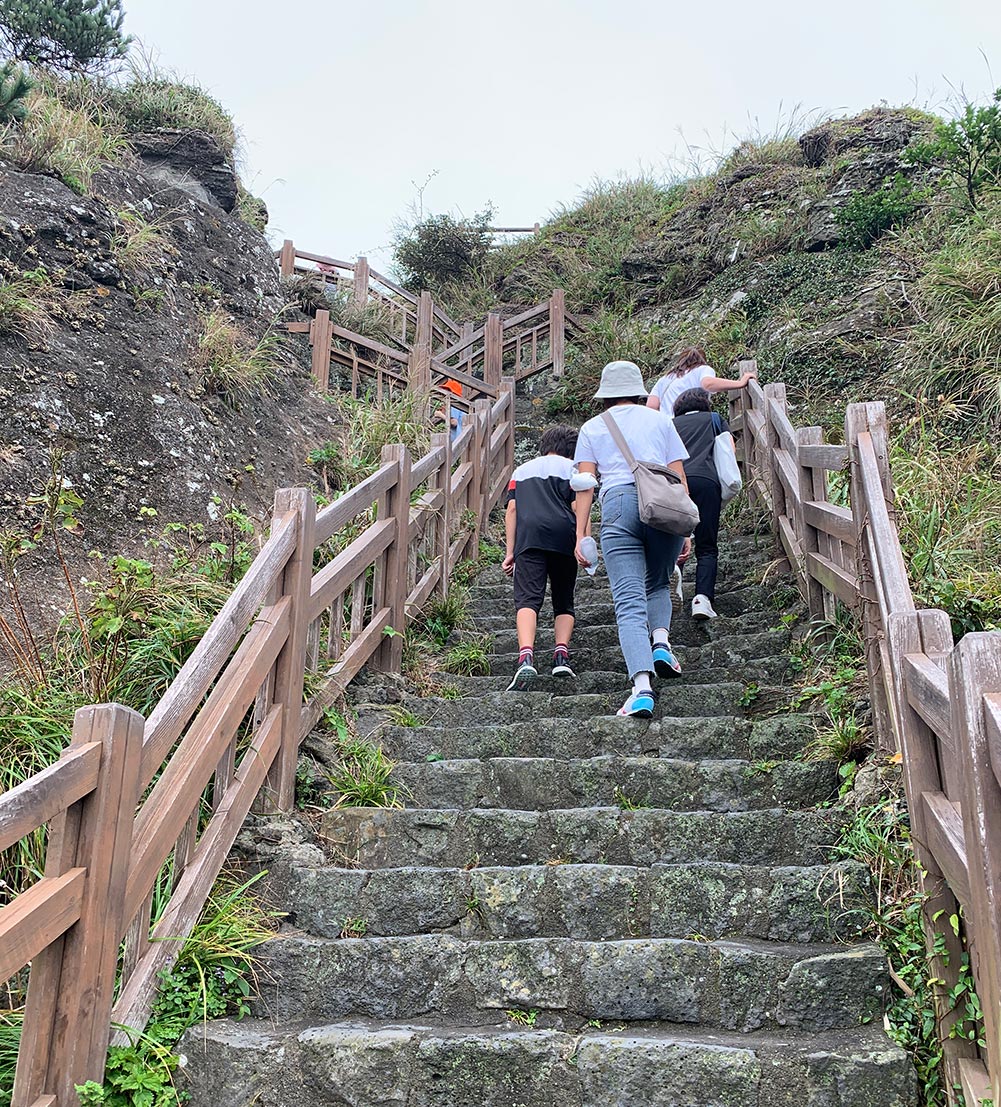 Jeju Seongsan Ilchulbong Stairs Up