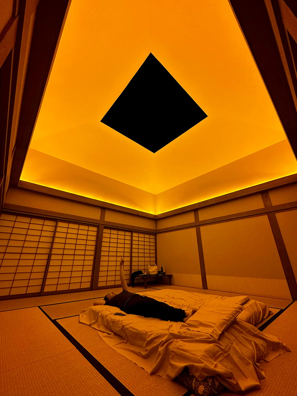 Tokamachi House of Light Night Hole Yellow Me