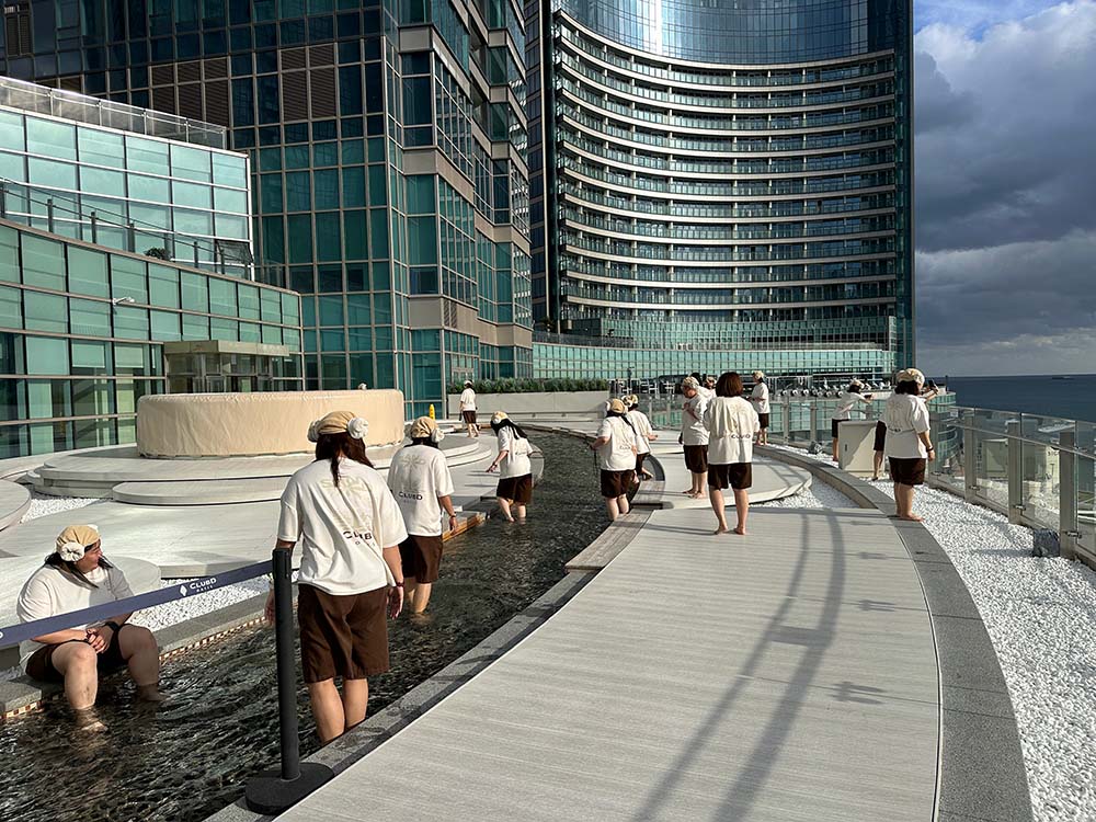 Busan ClubD Oasis Outdoor Deck Walking Pool