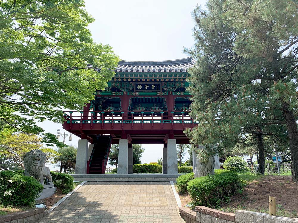 Busan Huinnyeoul Viewpoint Pavilion