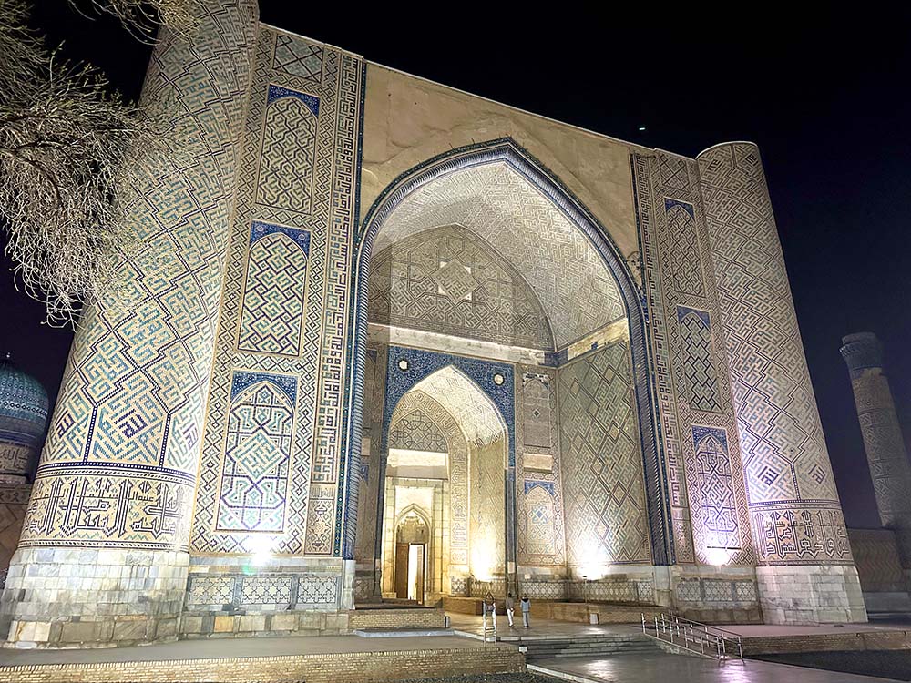 Uzbekistan Samarkand Bibi Khanym Entrance Night