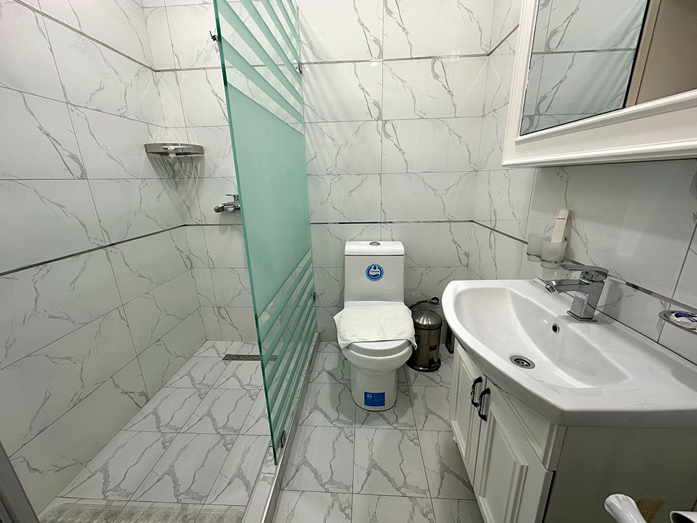 Uzbekistan Samarkand Hotel Biluri Sitora Bathroom