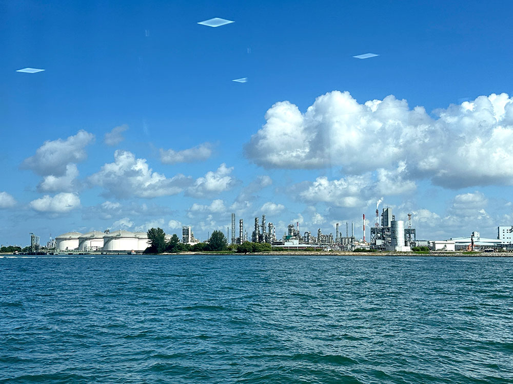 Faro de Sultan Shoal Ferry Refinerías de petróleo
