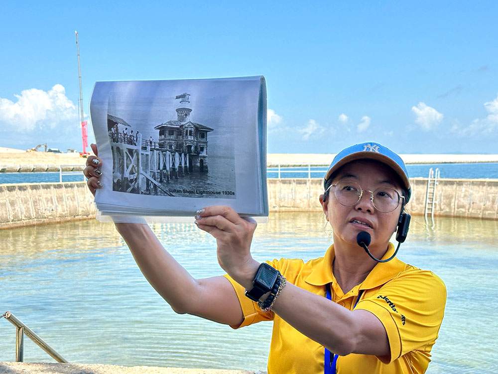 Foto de la guía turística del faro de Sultan Shoal
