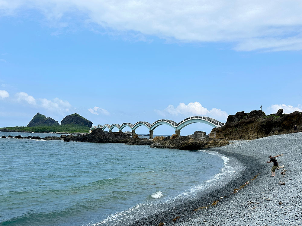Taitung Chenggong Sanxiantai Bridge Beach