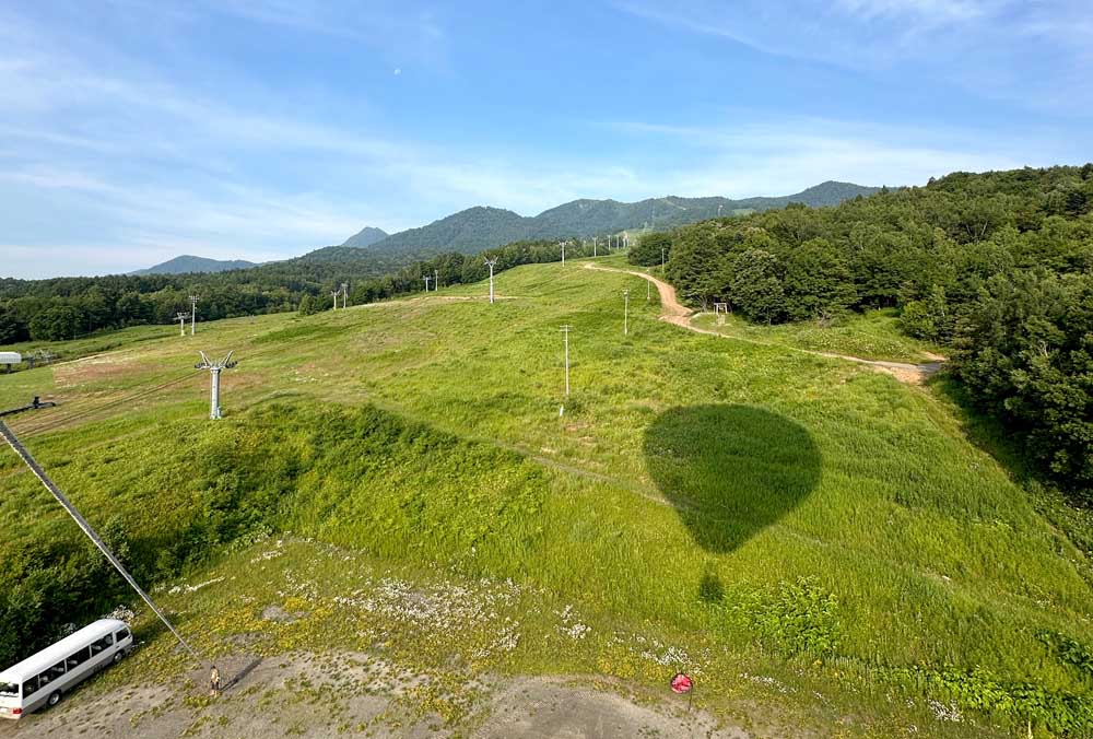 Hokkaido Furano Kitanomine Slope Balloon Shadow